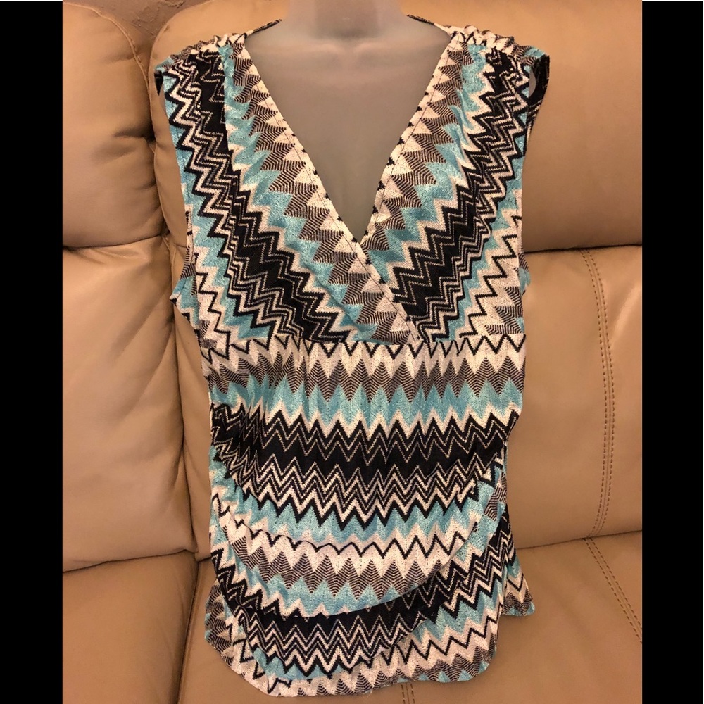 Ann Taylor sleeveless v-neck- Xl